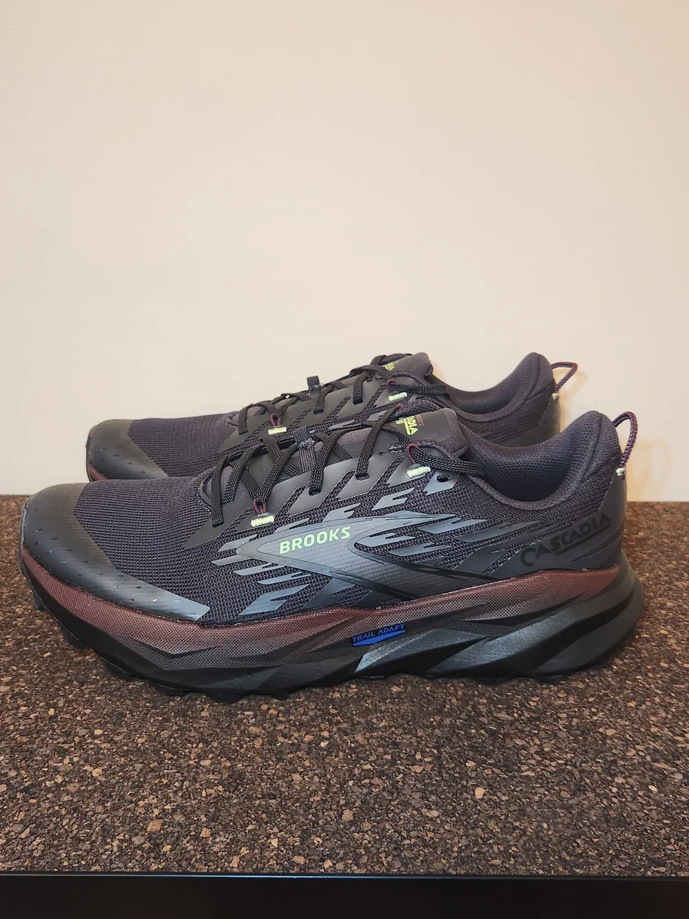 Brooks Cascadia 19 Trail Running Shoes Mens Size 11.5